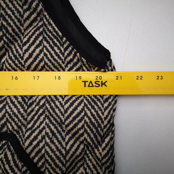 J.Crew Ladies Size Large Black & Beige Full Zip Lined Minimum 70% Down Fill Vest - Picture 8 of 9